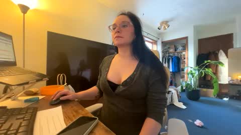 Snapshot of peachyxobsession chatting on February 17, 2026, 9:32 pm PeachyObsession online show from February 17, 2026, 9:32 pm