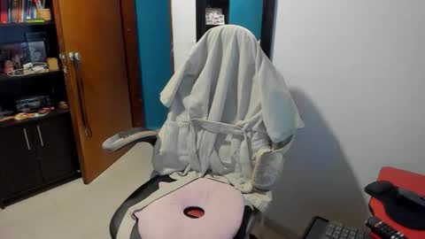 Tangerine Penaut online show from November 24, 2025, 11:04 pm