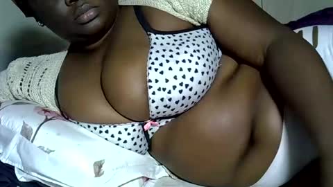 Keci online show from November 19, 2025, 1:22 pm