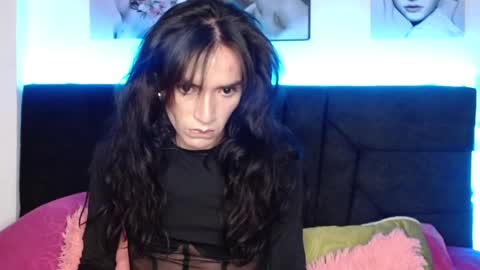 Snapshot of pearlatin chatting on January 19, 2025, 2:04 am pearlatin online show from January 19, 2025, 2:04 am