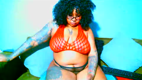 Pearl online show from February 1, 2025, 6:51 pm