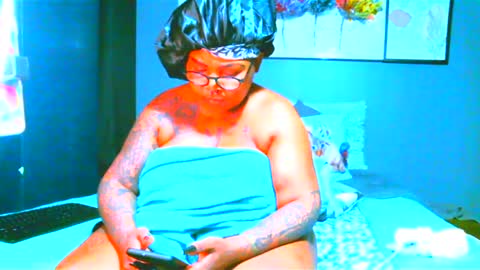 Pearl online show from March 9, 2025, 1:25 am