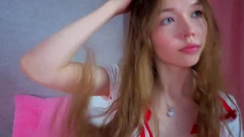 pearly_peach_ online show from May 9, 2026, 6:13 pm