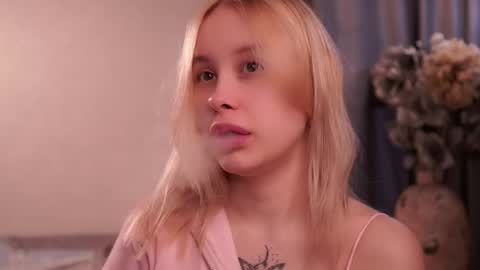 Lily online show from May 20, 2026, 4:18 am