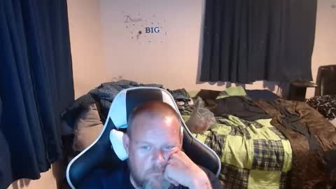 pecker40 online show from December 31, 2024, 3:23 am