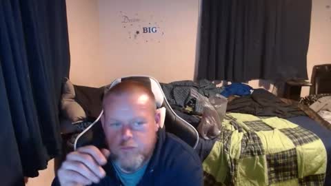 pecker40 online show from January 4, 2025, 3:29 am