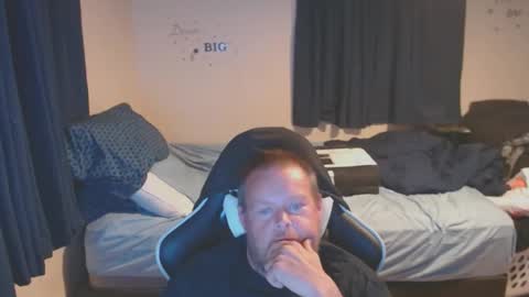 pecker40 online show from March 4, 2025, 1:01 am