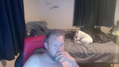 Snapshot of pecker40 chatting on April 12, 2026, 5:23 am pecker40 online show from April 12, 2026, 5:23 am