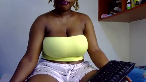 Snapshot of peekyshams chatting on September 19, 2025, 6:04 am peekyshams online show from September 19, 2025, 6:04 am