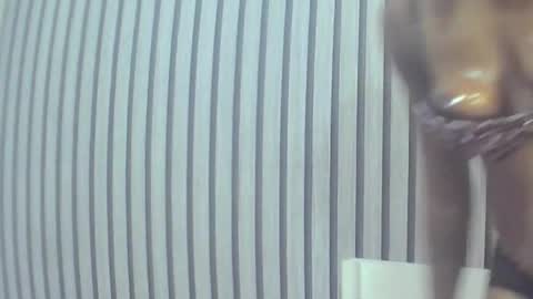 Lizzy online show from October 25, 2025, 8:36 pm