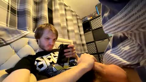 Snapshot of penguin666778 chatting on September 17, 2025, 8:10 pm Penguin online show from September 17, 2025, 8:10 pm