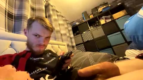 Snapshot of penguin666778 chatting on October 16, 2025, 8:32 pm Penguin online show from October 16, 2025, 8:32 pm