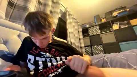 Snapshot of penguin666778 chatting on October 25, 2025, 11:54 pm Penguin online show from October 25, 2025, 11:54 pm