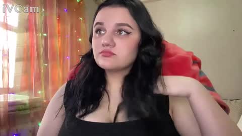 penny_perry online show from January 6, 2025, 12:02 pm