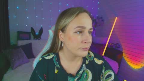 Dia  online show from January 10, 2025, 10:39 am