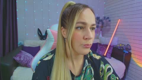 Dia  online show from January 31, 2025, 11:13 pm