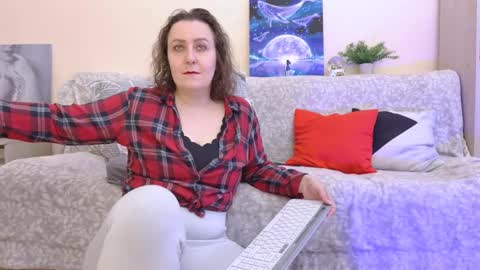 Snapshot of pepper_corn chatting on November 11, 2025, 8:03 am Olga and Kirill online show from November 11, 2025, 8:03 am