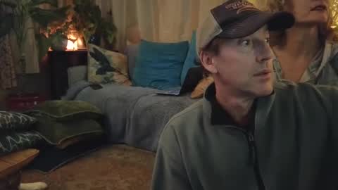 Snapshot of peppermintdusty chatting on December 6, 2024, 4:25 am Peppermint and Dusty online show from December 6, 2024, 4:25 am