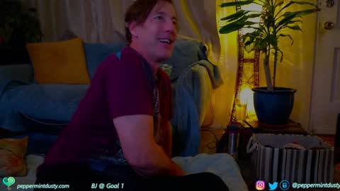 Snapshot of peppermintdusty chatting on December 29, 2024, 3:22 am Peppermint and Dusty online show from December 29, 2024, 3:22 am