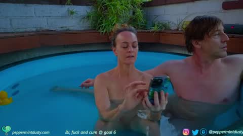 Snapshot of peppermintdusty chatting on January 1, 2025, 12:53 am Peppermint and Dusty online show from January 1, 2025, 12:53 am