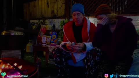 Snapshot of peppermintdusty chatting on January 2, 2025, 6:07 am Peppermint and Dusty online show from January 2, 2025, 6:07 am