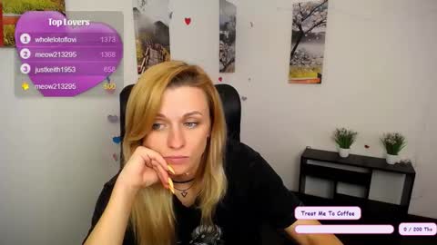 Snapshot of peppymia chatting on October 16, 2025, 10:38 am Mia online show from October 16, 2025, 10:38 am