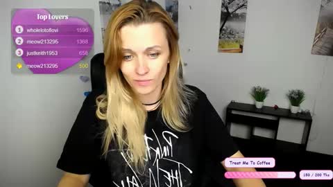 Snapshot of peppymia chatting on October 20, 2025, 6:25 am Mia online show from October 20, 2025, 6:25 am