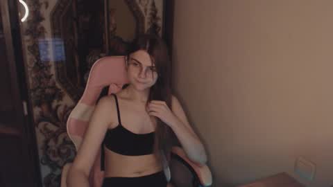 Farida online show from October 4, 2025, 5:44 pm