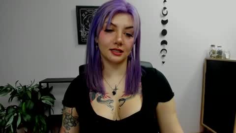 Gabbie online show from December 5, 2024, 6:33 pm