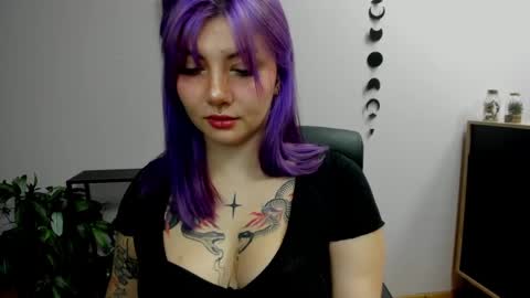 Gabbie online show from December 18, 2024, 3:11 pm