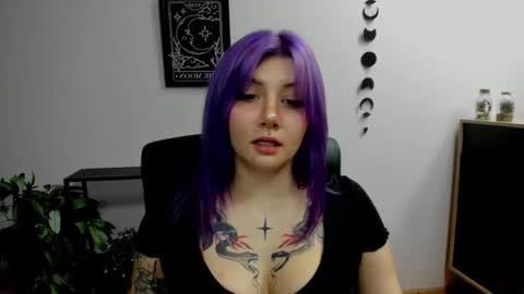 Gabbie online show from December 18, 2024, 6:25 pm