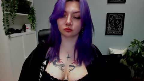 Gabbie online show from March 10, 2025, 5:50 pm