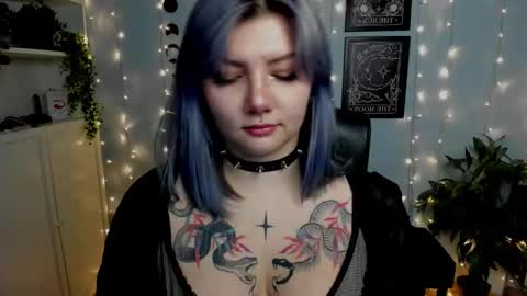 Gabbie online show from November 11, 2025, 10:43 pm