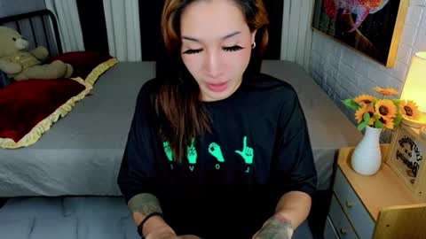 Snapshot of perfectstranger_ chatting on October 27, 2025, 12:58 am Chloe online show from October 27, 2025, 12:58 am