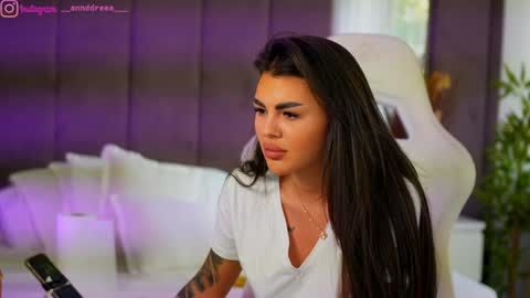 Dee online show from October 1, 2025, 11:38 am