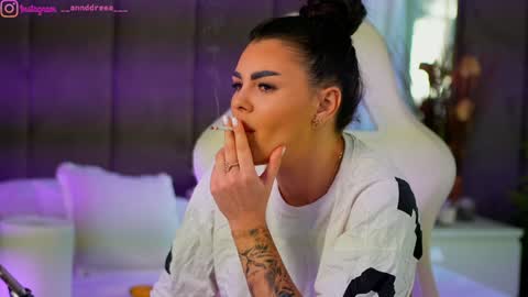 Dee online show from October 23, 2025, 12:04 pm