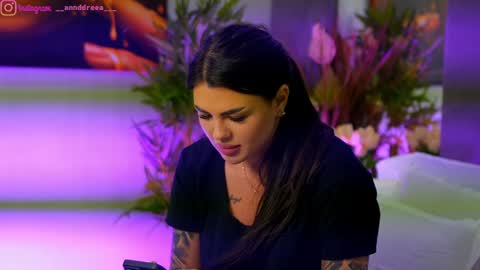 Dee online show from November 3, 2025, 4:08 pm