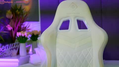 Dee online show from November 11, 2025, 2:28 pm