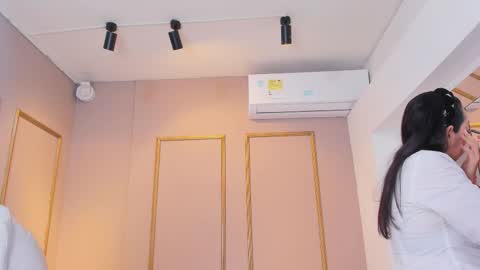 PerlaPreciosa online show from February 7, 2026, 4:05 am