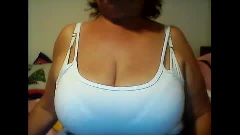 perlita070822 online show from January 1, 2025, 6:58 am