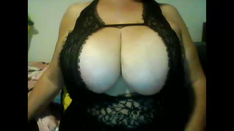 perlita070822 online show from January 8, 2025, 4:55 am