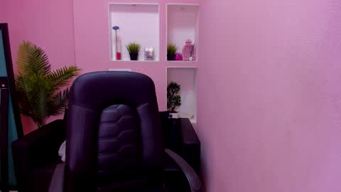 horror flying on the wings of the night.... online show from December 13, 2025, 8:58 pm