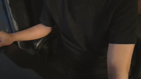 Lalo   x peruvianevil  ig peruvianevil  online show from February 3, 2025, 5:18 am