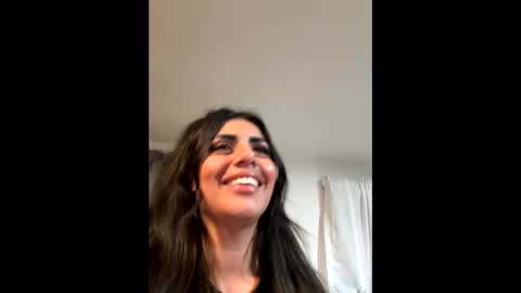 Peruviansquirtss online show from March 28, 2026, 8:25 am