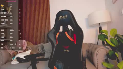 Lizza online show from October 26, 2025, 2:17 am