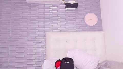 pervert_shydoll online show from April 8, 2026, 3:17 am