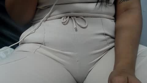 Snapshot of pervert_suseth chatting on January 23, 2025, 2:07 pm Suseth online show from January 23, 2025, 2:07 pm