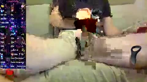 Snapshot of petardo_ chatting on December 16, 2024, 9:24 am Petardo online show from December 16, 2024, 9:24 am