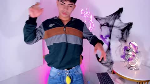 Peter online show from October 22, 2025, 7:57 pm