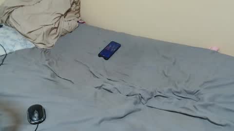 petite_bunni online show from June 5, 2026, 6:52 am